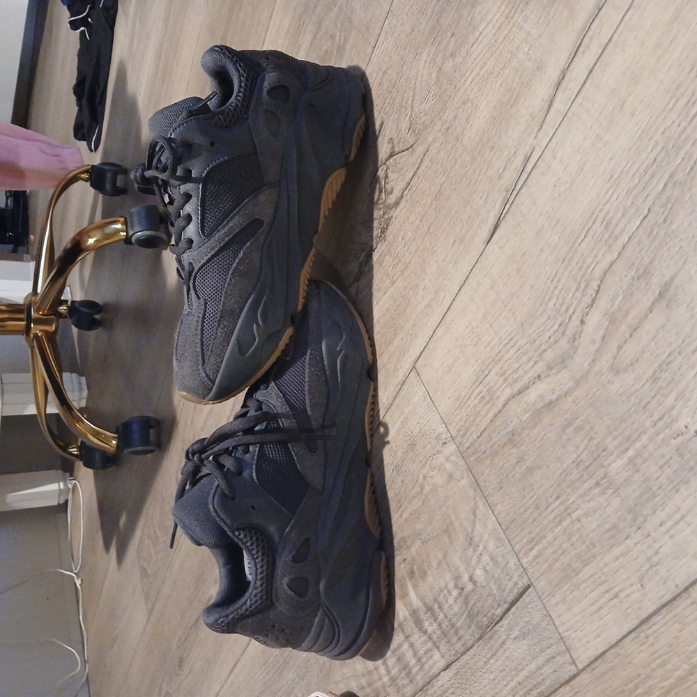 Men's Black Athletic Shoes